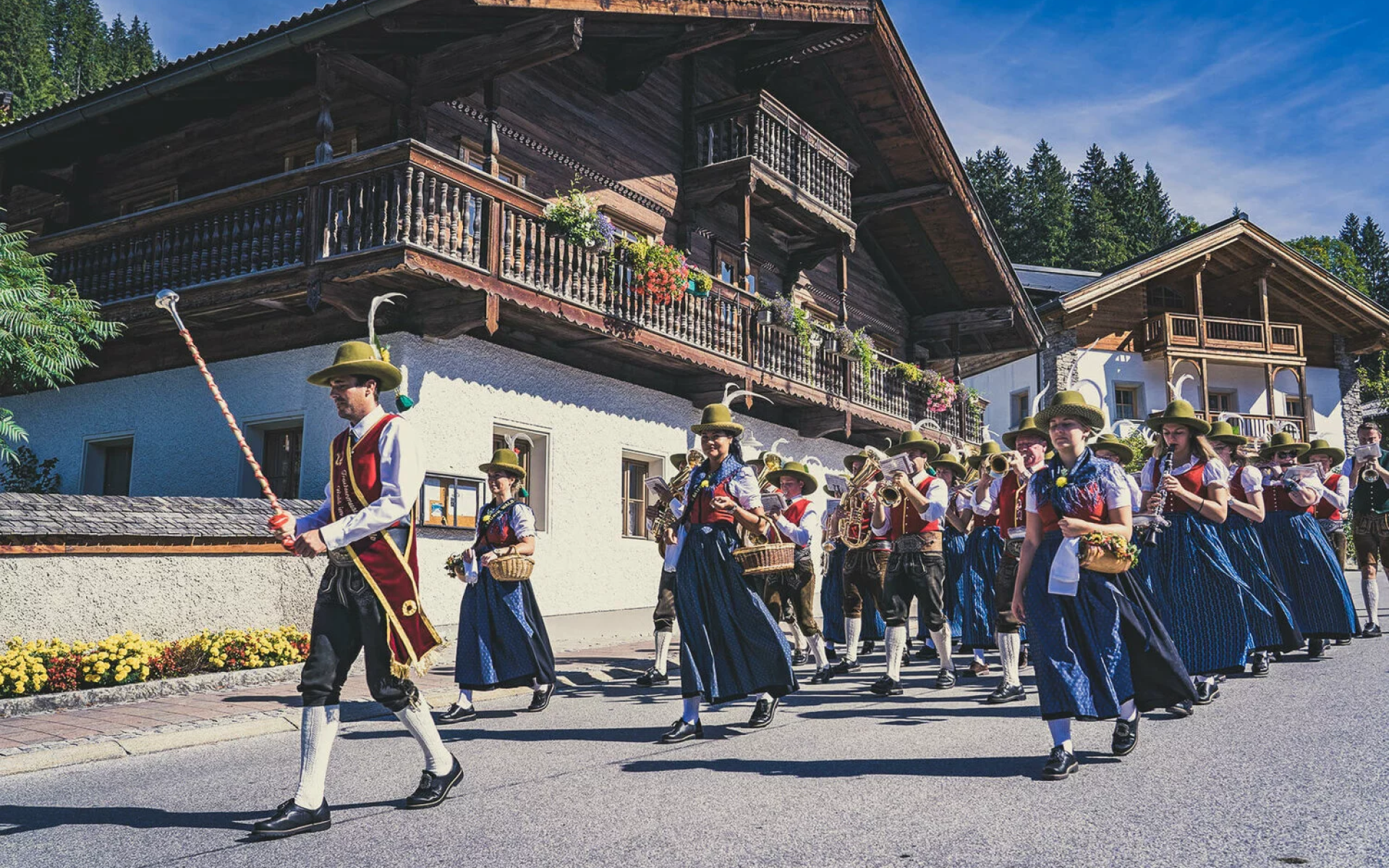 Die Trachtenmusikkapelle eröffnet das Bauernherbstfest